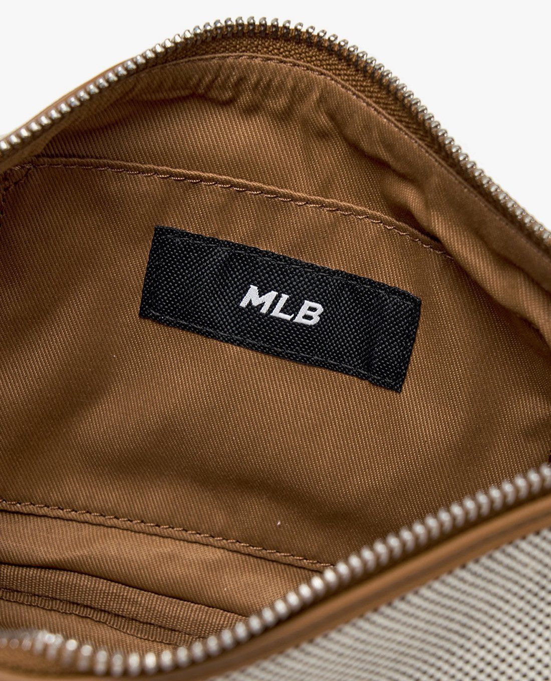 MLB - Túi đeo vai nữ hình thang NY - Ảnh 7