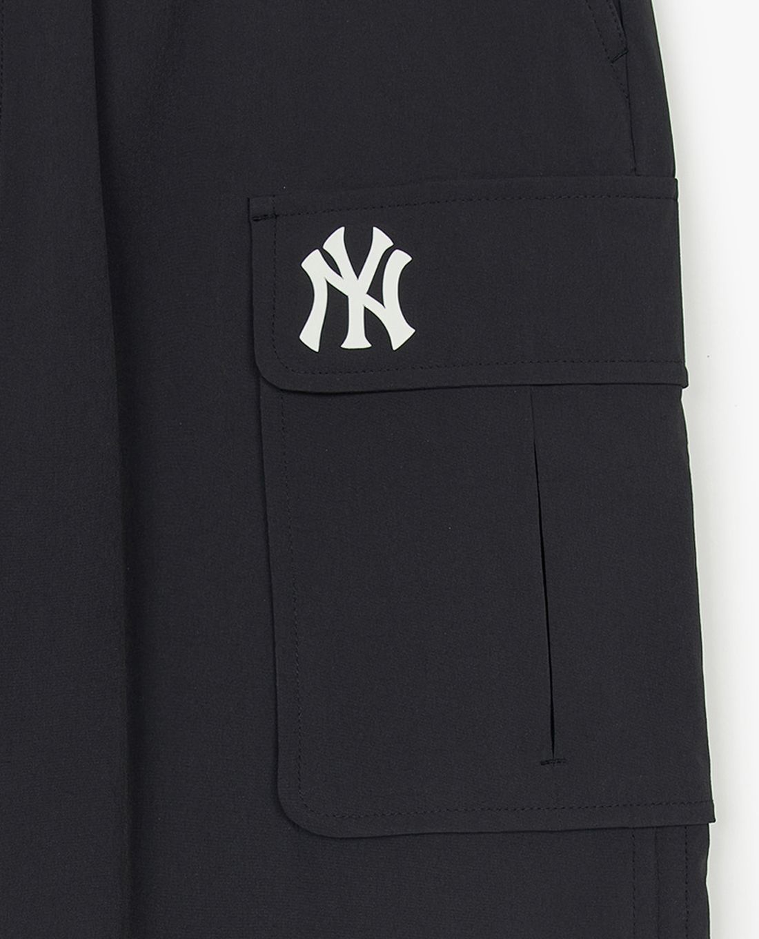 MLB - Chân váy phom suông midi Basic Goffcore Nylon Cargo - Ảnh 5
