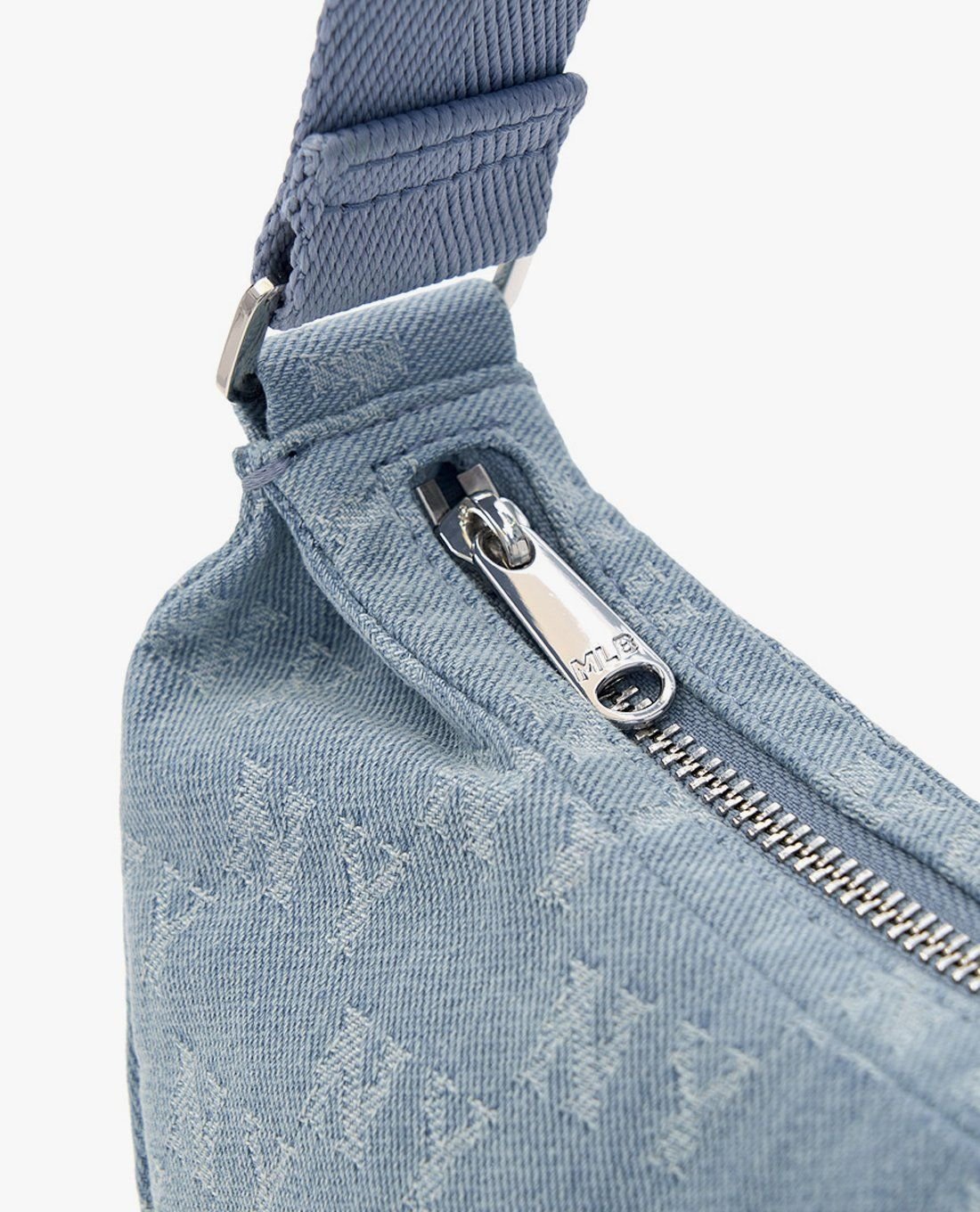 MLB - Túi đeo vai nữ Classic Jacquard Denim Monogram - Ảnh 4