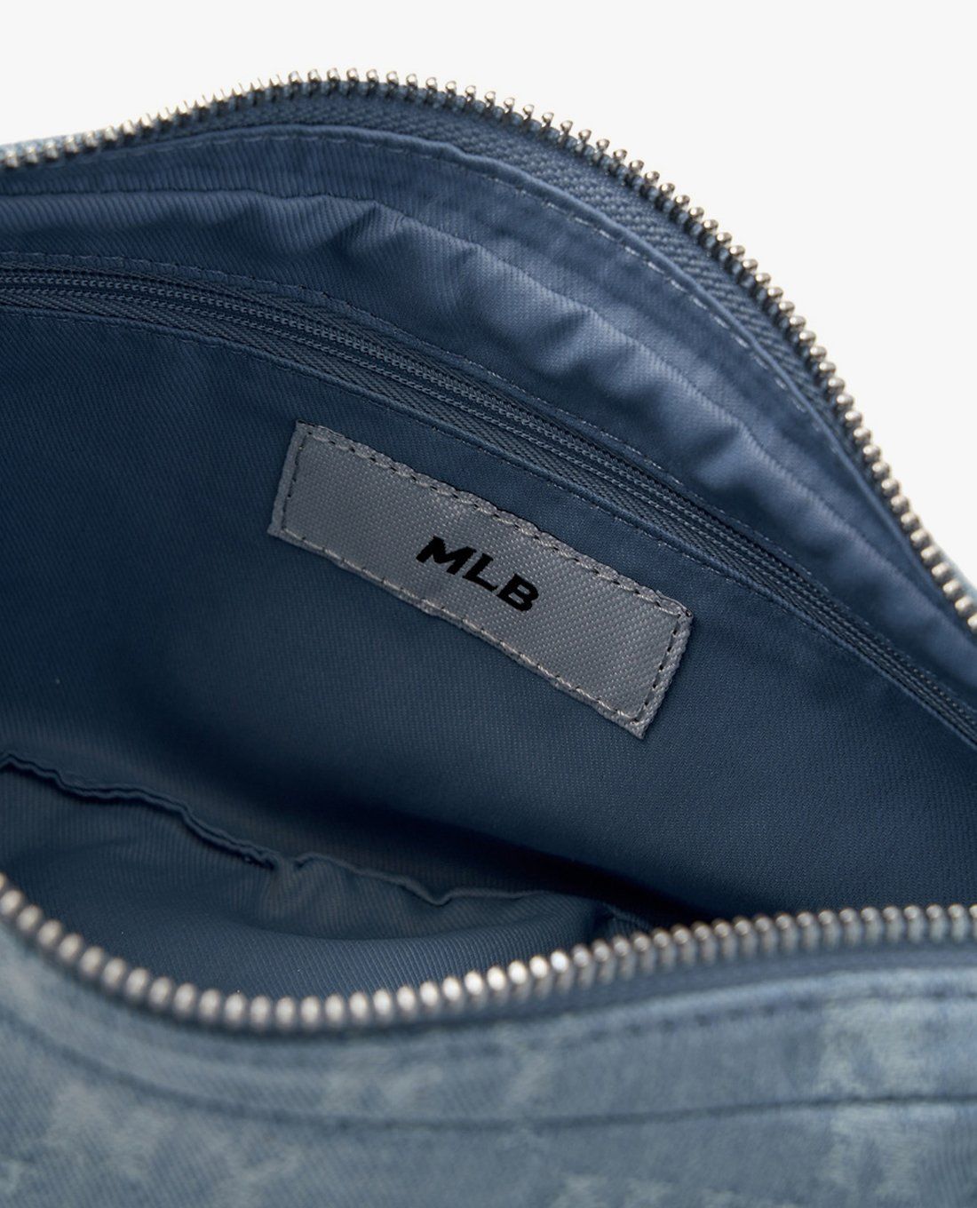 MLB - Túi đeo vai nữ Classic Jacquard Denim Monogram - Ảnh 5