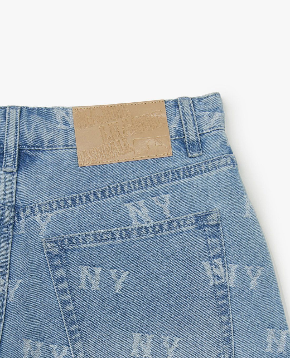 MLB - Quần shorts jeans nữ Classic Random Jacquard Monogram - Ảnh 4