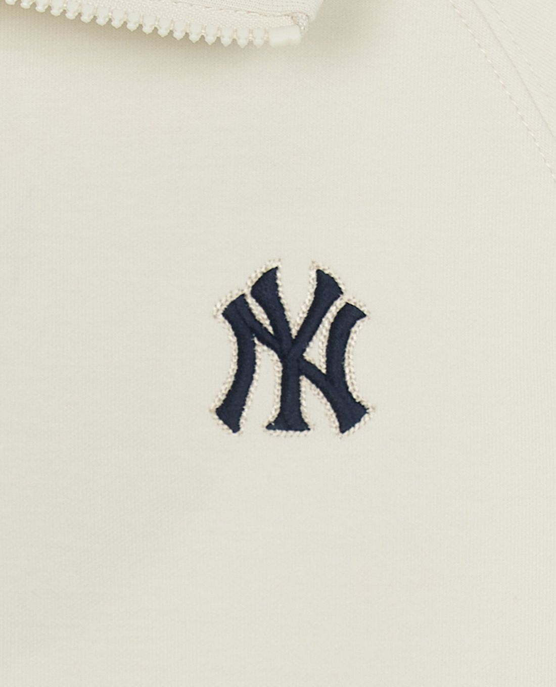 MLB - Áo sweatshirt nữ cổ bẻ tay dài Varsity Sporty Cursive - Ảnh 6