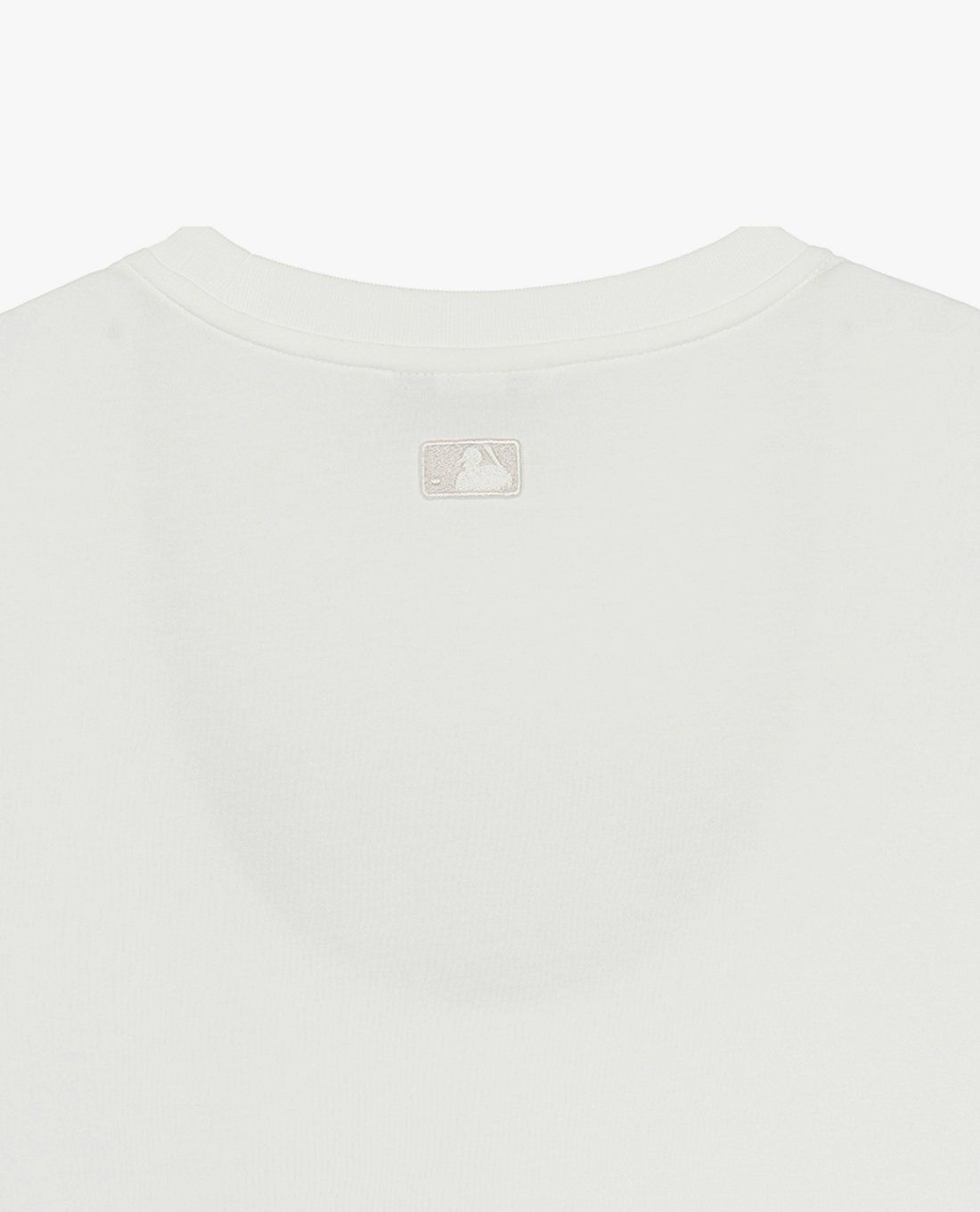 MLB - Áo croptop nữ cổ tròn tay ngắn Varsity - Ảnh 4