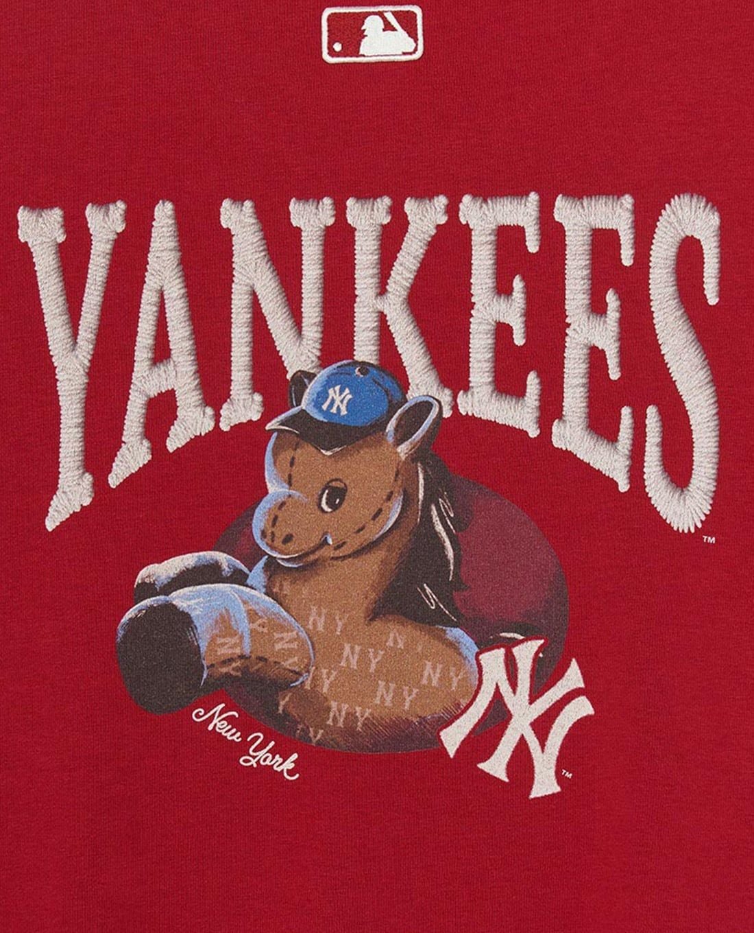 MLB - Áo sweatshirt unisex cổ tròn tay dài New Year Horse Red - Ảnh 6
